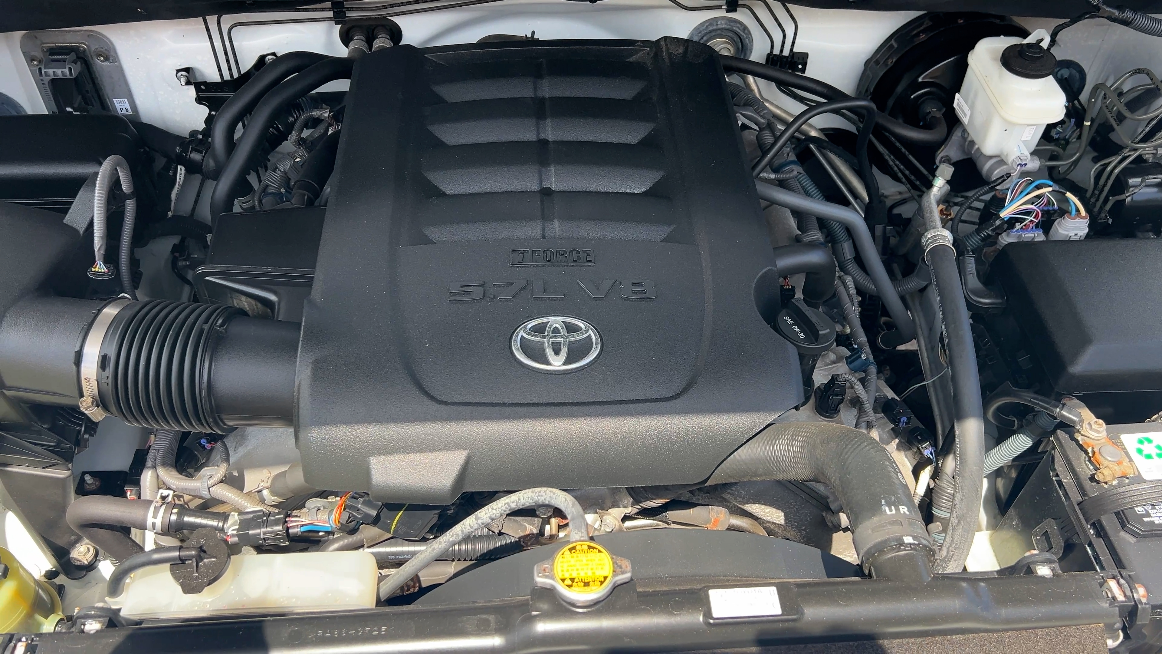 2017 Toyota Tundra Platinum Crew Cab Pickup w/ 4x4 - related image 2017 Toyota Tundra Platinum Crew Cab Pickup w/ 4x4 - related image